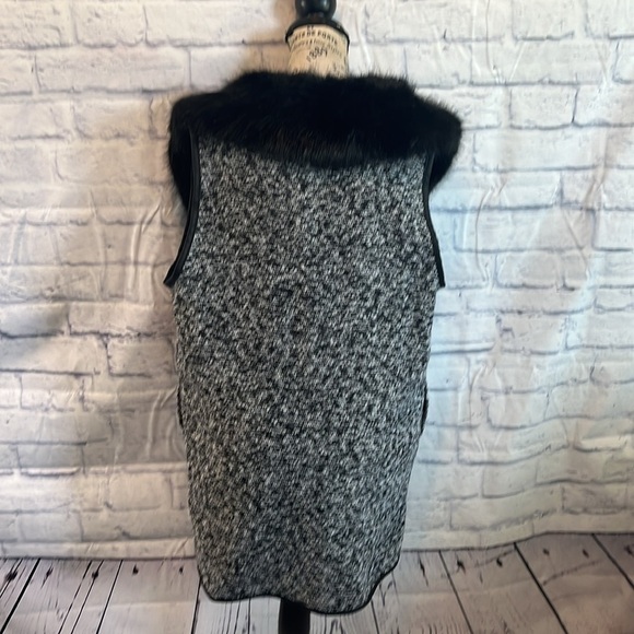 Talbots Faux Fur Trim Boucle Vest NWT Detachable Collar Open Front Size Medium - Picture 6 of 10